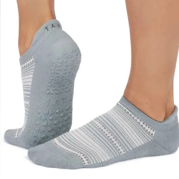 Tavi Noir Savvy Grip Socks – “Tempest” Pattern - Picture 3 of 7